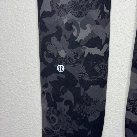 Lululemon Wunder Train HR Tight 28" NWT size 4 legging, Hidden Heritage Lace - Picture 4 of 5